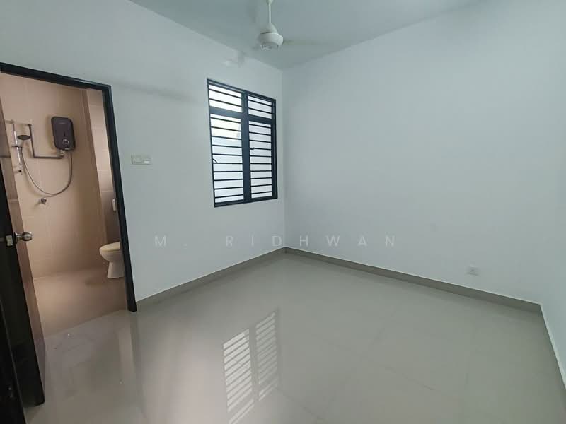 Rumah Teres 2 Tingkat untuk Dijual di Rawang (Selangor) - M. Ridhwan - Bathroom - PropertyGuru.com.my