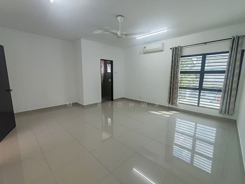 Rumah Teres 2 Tingkat untuk Dijual di Rawang (Selangor) - M. Ridhwan - Living Room - PropertyGuru.com.my