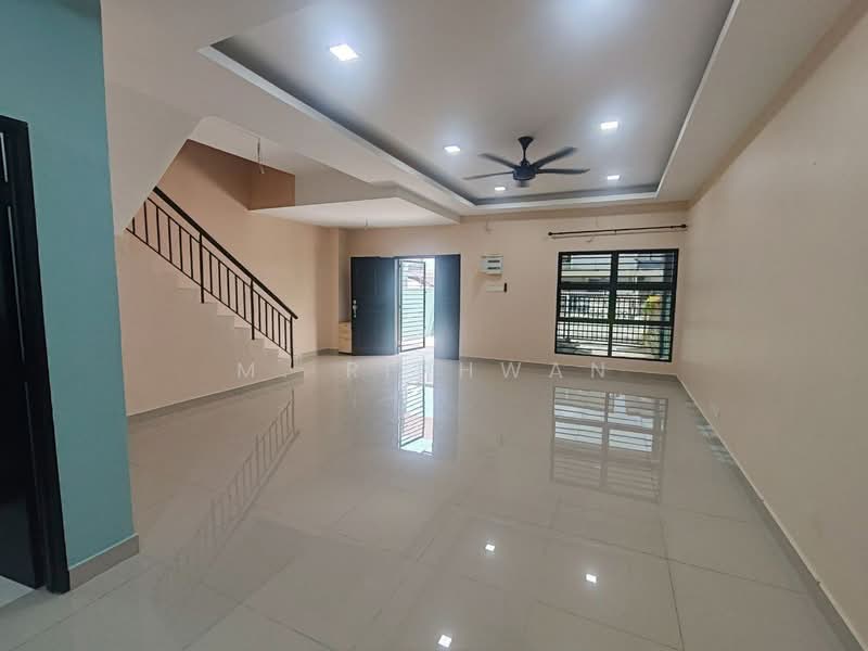 Rumah Teres 2 Tingkat untuk Dijual di Rawang (Selangor) - M. Ridhwan - Living Room - PropertyGuru.com.my