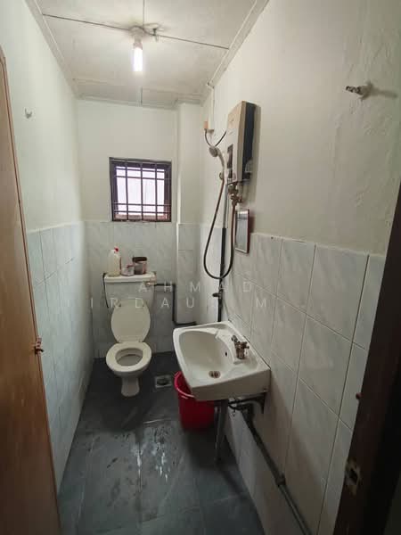 2-storey Terraced House for Sale in Seksyen 19 (Shah Alam) - Ahmad Firdaus Mahmod - Bathroom - PropertyGuru.com.my