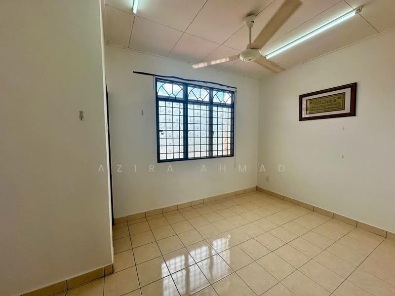 2-storey Terraced House for Sale in Bandar Tasik Kesuma (Beranang) - Azira Ahmad - Interior - PropertyGuru.com.my