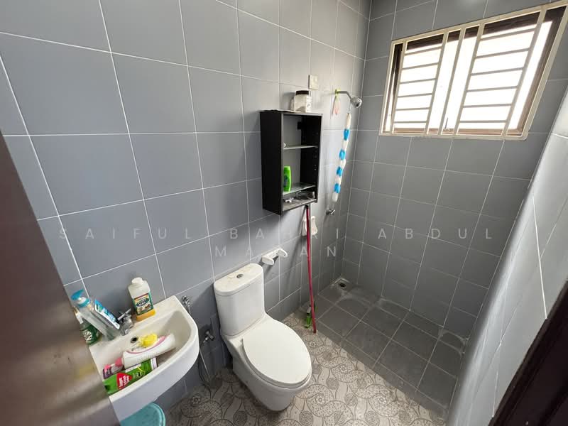 Rumah Teres 2 Tingkat untuk Dijual di M Residence (Rawang) - Saiful Bahri Abdul Manan - Bathroom - PropertyGuru.com.my