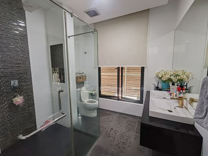 Semi-Detached House for Sale in Alam Impian (Shah Alam) - M. Ridhwan - Bathroom - PropertyGuru.com.my
