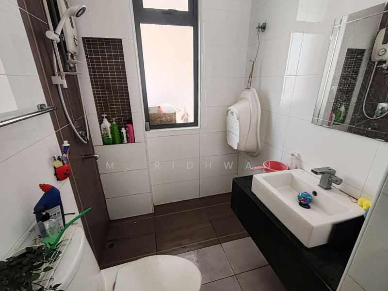 Semi-Detached House for Sale in Alam Impian (Shah Alam) - M. Ridhwan - Bathroom - PropertyGuru.com.my