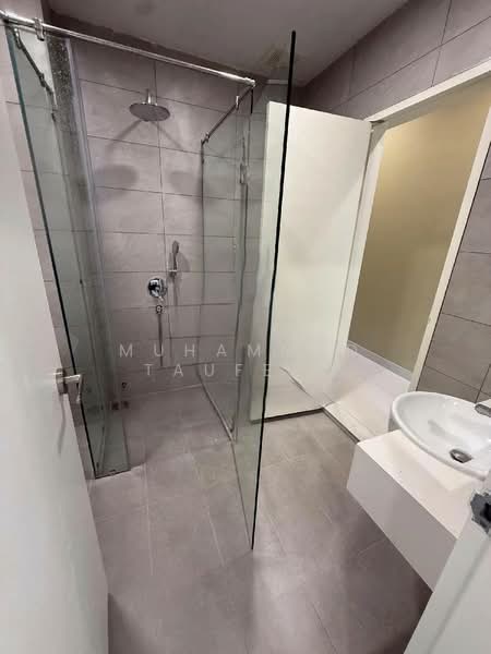 Service Residence for Rent at Dorsett Waterfront Subang - Muhammad Taufeeq - Bathroom - PropertyGuru.com.my