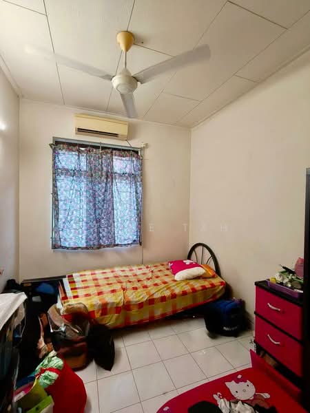 1-storey Terraced House for Sale in Taman Daya (Johor Bahru) - Steve Tah - Bedroom - PropertyGuru.com.my