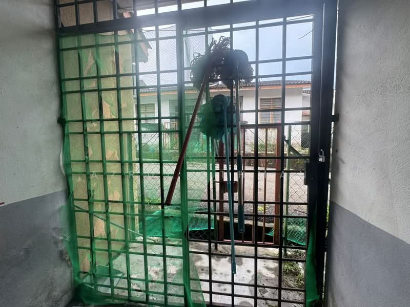 1-storey Terraced House for Sale in Kuala Pilah (Negeri Sembilan) - Azrul Othman - Exterior - PropertyGuru.com.my