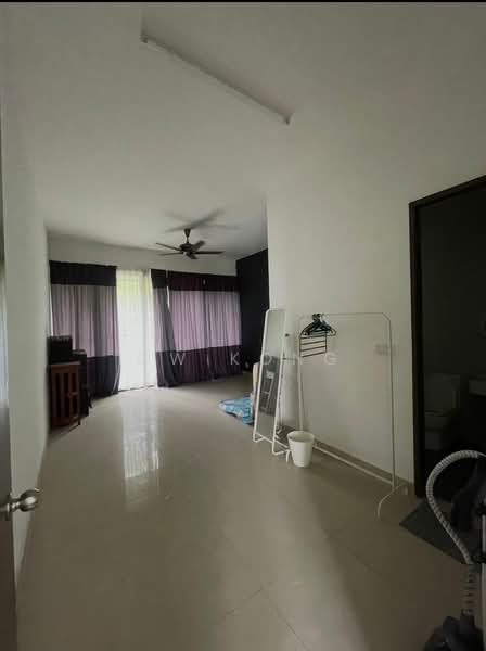 Rumah Teres 2.5 Tingkat untuk Dijual di Seksyen 16 (Shah Alam) - CW Kong - Living Room - PropertyGuru.com.my