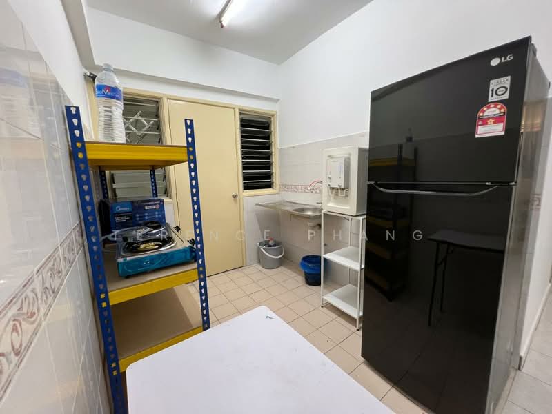 Apartment for Rent at Pangsapuri Seri Setia - Terence Phang - Kitchen - PropertyGuru.com.my