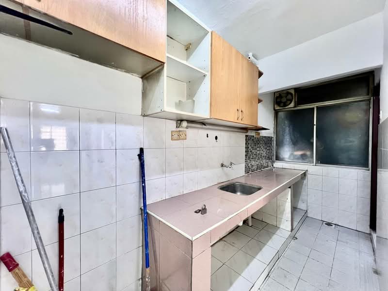 Pangsapuri untuk Dijual di Apartment Harmoni - Faisal Abu Omar - Kitchen - PropertyGuru.com.my