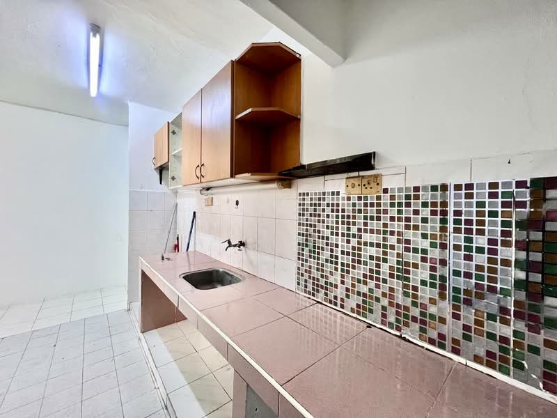 Pangsapuri untuk Dijual di Apartment Harmoni - Faisal Abu Omar - Kitchen - PropertyGuru.com.my