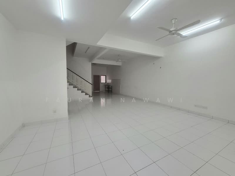 Rumah Teres 2 Tingkat untuk Dijual di Serene Heights (Semenyih) - Fauran Nawawi - Living Room - PropertyGuru.com.my