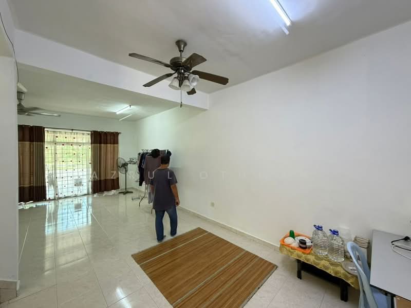 2-storey Terraced House for Sale in Taman Seremban Jaya (Rantau) - Azrul Othman - Living Room - PropertyGuru.com.my