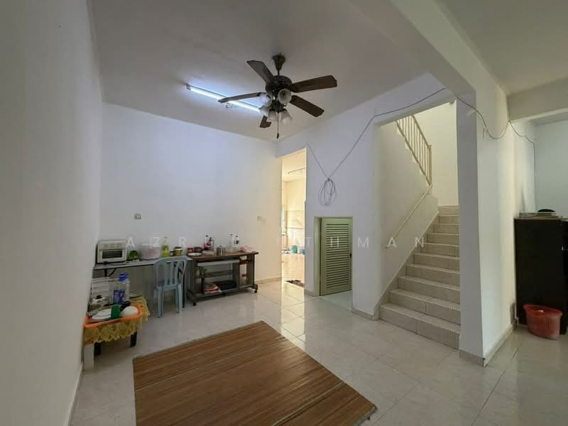 2-storey Terraced House for Sale in Taman Seremban Jaya (Rantau) - Azrul Othman - Living Room - PropertyGuru.com.my