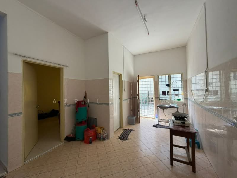 2-storey Terraced House for Sale in Taman Seremban Jaya (Rantau) - Azrul Othman - Kitchen - PropertyGuru.com.my