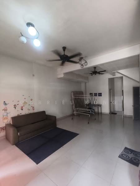 Rumah Teres 2.5 Tingkat untuk Dijual di Taman Tasik Prima (Puchong) - Gabriel Kong - Living Room - PropertyGuru.com.my