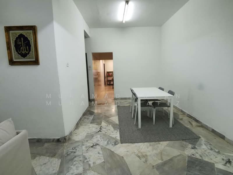 2-storey Terraced House for Rent in Seksyen 7 (Shah Alam) - Muhamad Irfan Muhamad Hafiz - Dining Room - PropertyGuru.com.my