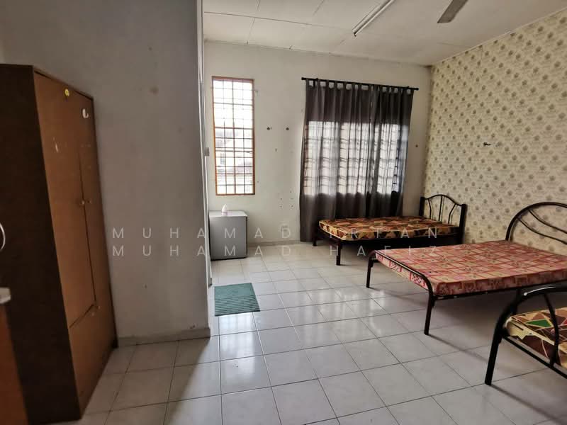 2-storey Terraced House for Rent in Seksyen 7 (Shah Alam) - Muhamad Irfan Muhamad Hafiz - Bedroom - PropertyGuru.com.my