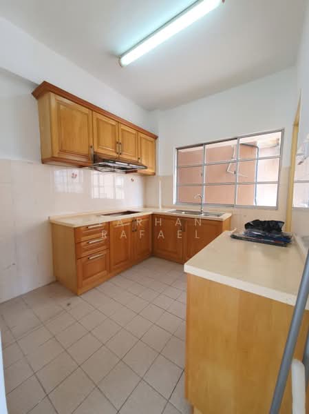 Condominium for Sale at Elaeis 2 - Farhan Rafael - Kitchen - PropertyGuru.com.my