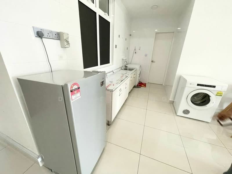 Condominium for Sale at D'Suites Akasia Horizon @ Horizon Hills - Daniel Yong - Kitchen - PropertyGuru.com.my