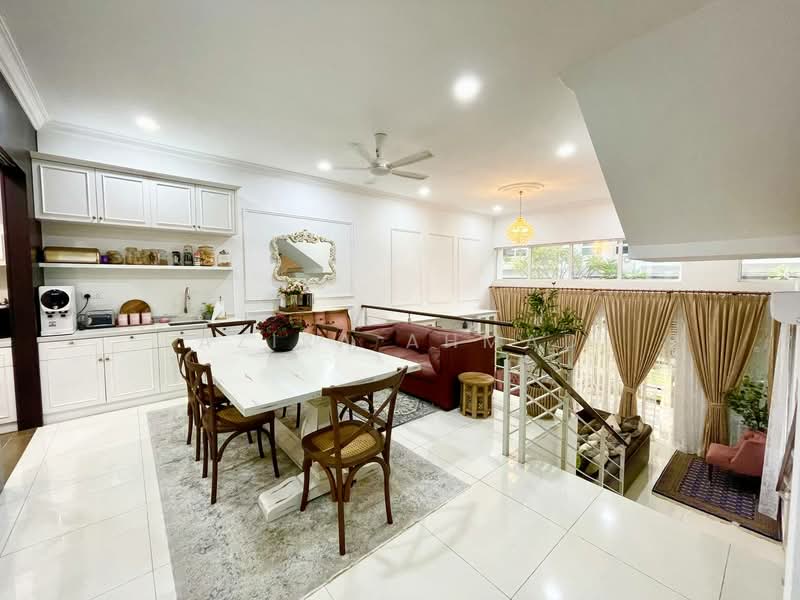 Rumah Teres 3.5 Tingkat untuk Dijual di Tiara East (Semenyih) - Azira Ahmad - Living Room - PropertyGuru.com.my