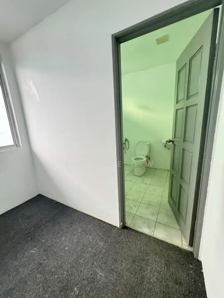 Kedai / Pejabat untuk Disewa di Kota Tinggi (Johor) - LC Seow - Bathroom - PropertyGuru.com.my
