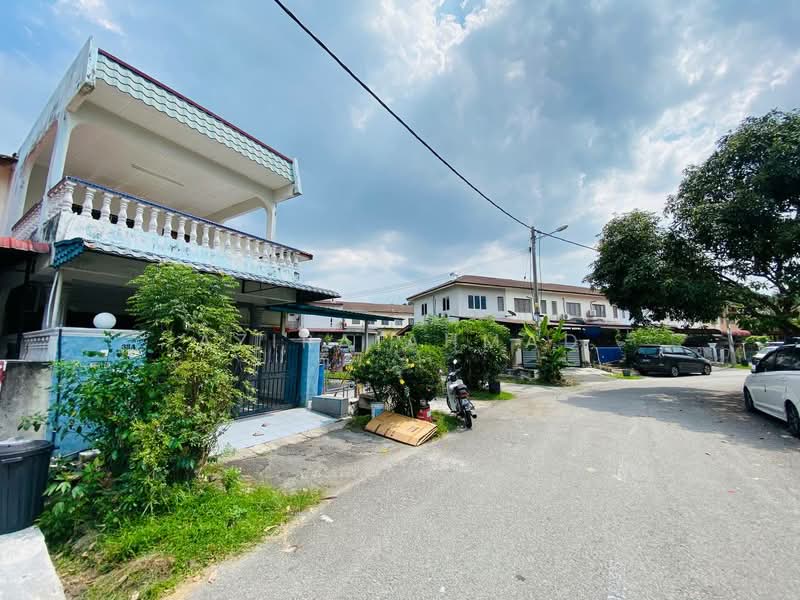Rumah Teres 2 Tingkat untuk Dijual di Taman Harmoni (Kajang) - Azira Ahmad - Exterior - PropertyGuru.com.my