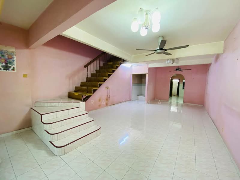 Rumah Teres 2 Tingkat untuk Dijual di Taman Harmoni (Kajang) - Azira Ahmad - Living Room - PropertyGuru.com.my