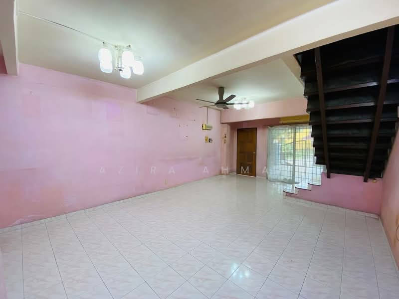 Rumah Teres 2 Tingkat untuk Dijual di Taman Harmoni (Kajang) - Azira Ahmad - Living Room - PropertyGuru.com.my