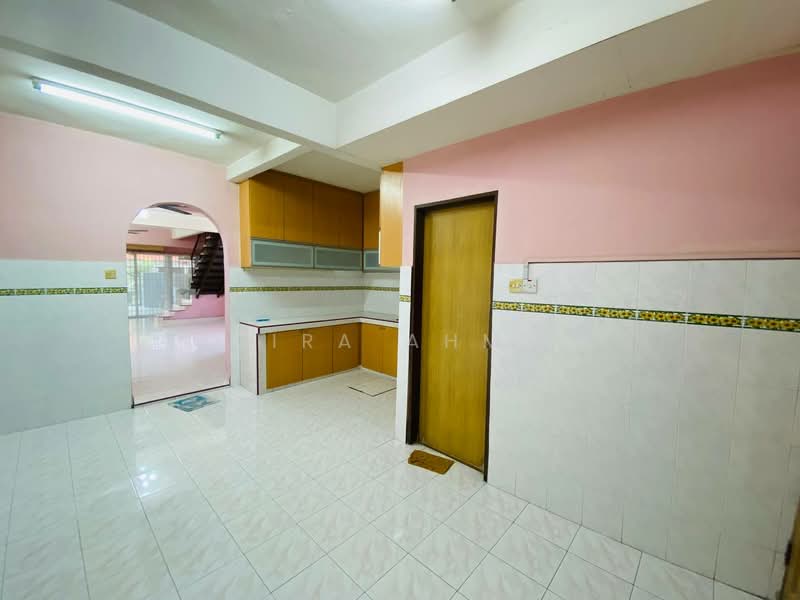 Rumah Teres 2 Tingkat untuk Dijual di Taman Harmoni (Kajang) - Azira Ahmad - Kitchen - PropertyGuru.com.my