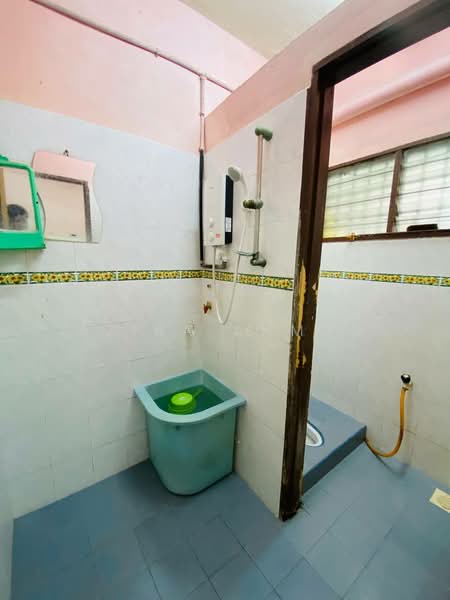 Rumah Teres 2 Tingkat untuk Dijual di Taman Harmoni (Kajang) - Azira Ahmad - Bathroom - PropertyGuru.com.my
