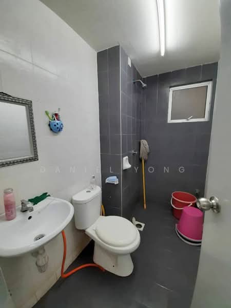 Condominium for Sale at Scott Towers @ Larkin JB - Daniel Yong - Bathroom - PropertyGuru.com.my