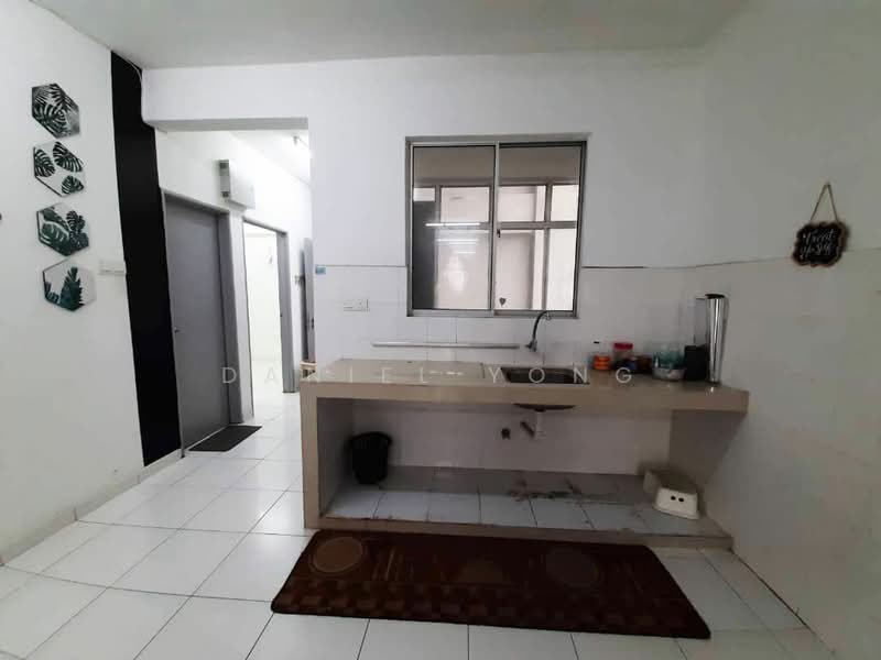 Condominium for Sale at Scott Towers @ Larkin JB - Daniel Yong - Kitchen - PropertyGuru.com.my