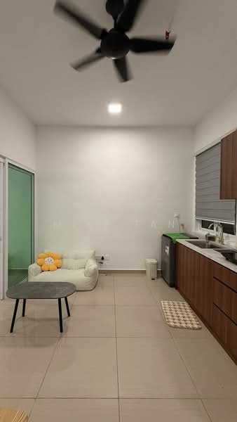 Servis Apartment untuk Disewa di Mesahill - Mike Tan - Living Room - PropertyGuru.com.my