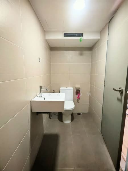 Service Residence for Rent at Pinnacle Kelana Jaya - Sara Low - Bathroom - PropertyGuru.com.my