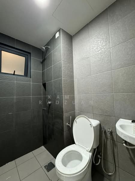 Kondominium untuk Disewa di Sky Awani Residensi 4 - Kamil Radzuan - Bathroom - PropertyGuru.com.my