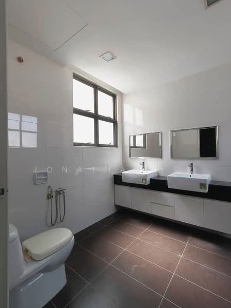 Semi-Detached House for Sale in Skudai (Johor) - Jonathan Lee - Bathroom - PropertyGuru.com.my