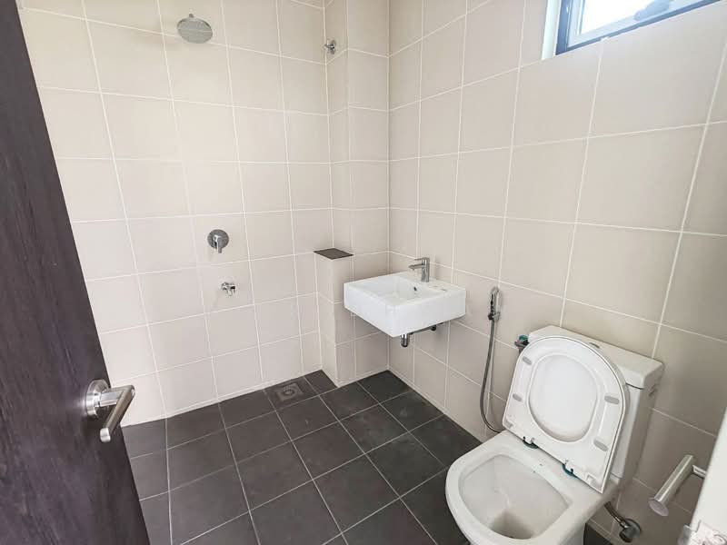 2-storey Terraced House for Sale in Taman Sepang (Sepang) - M. Ridhwan - Bathroom - PropertyGuru.com.my
