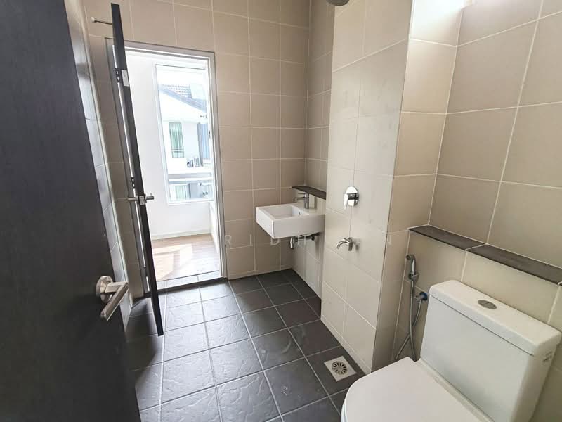 2-storey Terraced House for Sale in Taman Sepang (Sepang) - M. Ridhwan - Bathroom - PropertyGuru.com.my
