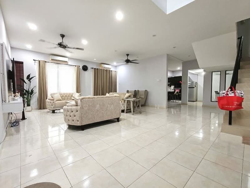 Rumah Berkembar untuk Dijual di Laman Residen Kipark Sri Utara (Batu Caves) - Cammy N - Living Room - PropertyGuru.com.my