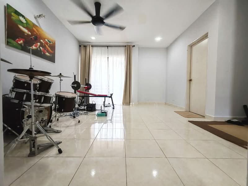 Rumah Berkembar untuk Dijual di Laman Residen Kipark Sri Utara (Batu Caves) - Cammy N - Living Room - PropertyGuru.com.my