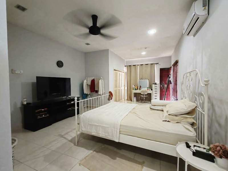 Rumah Berkembar untuk Dijual di Laman Residen Kipark Sri Utara (Batu Caves) - Cammy N - Bedroom - PropertyGuru.com.my