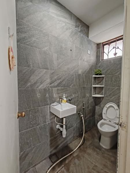 Rumah Berkembar untuk Dijual di Laman Residen Kipark Sri Utara (Batu Caves) - Cammy N - Bathroom - PropertyGuru.com.my