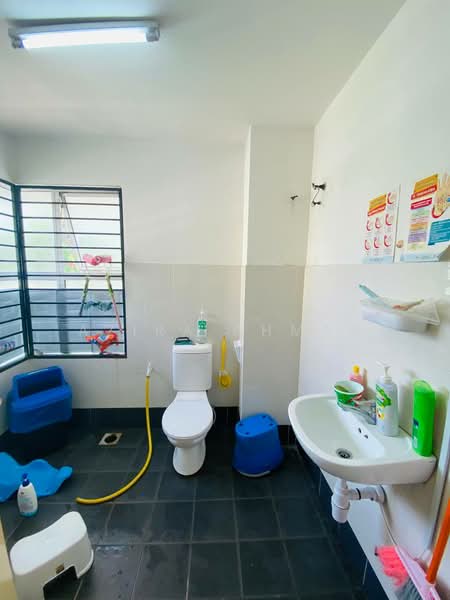 Link Bungalow for Sale in Bandar Baru Bangi (Selangor) - Azira Ahmad - Bathroom - PropertyGuru.com.my