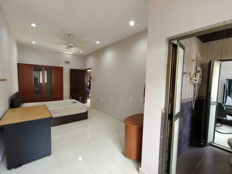 Rumah Teres 2 Tingkat untuk Disewa di Taman Seri Austin (Tebrau) - Jessy Koh - Bedroom - PropertyGuru.com.my