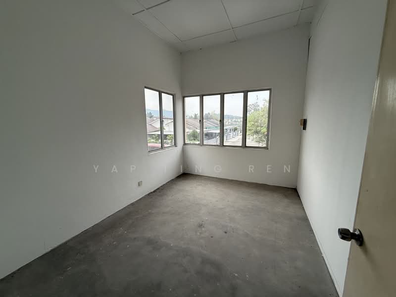 Shop / Office for Rent in Taman Ampangan (Paroi) - Yap Ting Ren - PropertyGuru.com.my