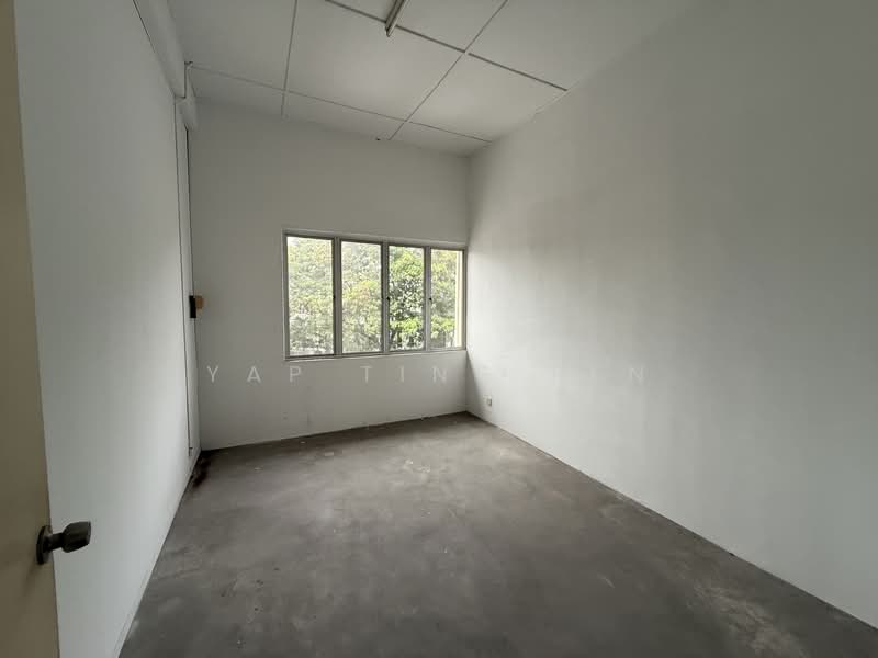Shop / Office for Rent in Taman Ampangan (Paroi) - Yap Ting Ren - PropertyGuru.com.my