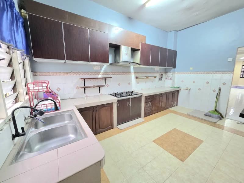Rumah Teres untuk Dijual di Taman Bayu Perdana (Klang) - Wan Azlan Ahmad - PropertyGuru.com.my