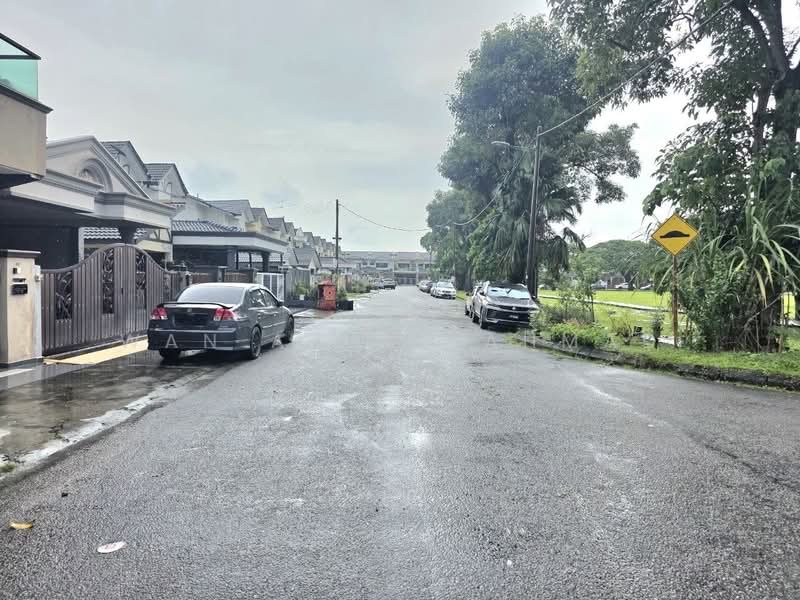 Rumah Teres untuk Dijual di Taman Bayu Perdana (Klang) - Wan Azlan Ahmad - PropertyGuru.com.my