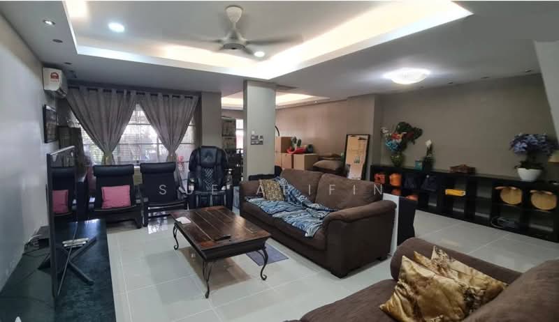 Rumah Teres 2 Tingkat untuk Dijual di Seksyen 8 (Kota Damansara) - Sue Arifin - Living Room - PropertyGuru.com.my